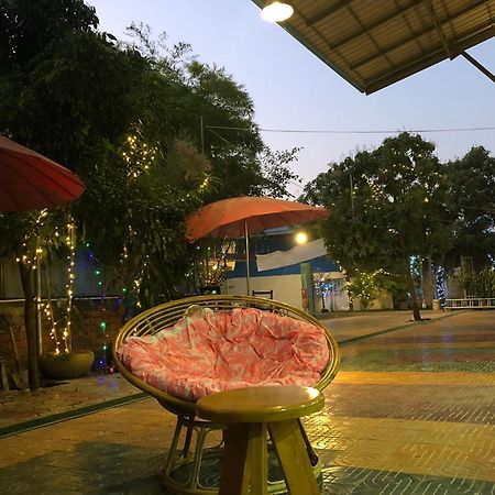 Por Chey Guesthouse باتامبانغ المظهر الخارجي الصورة