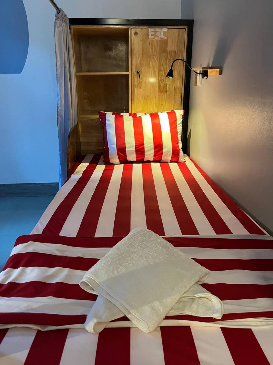 Por Chey Guesthouse باتامبانغ المظهر الخارجي الصورة