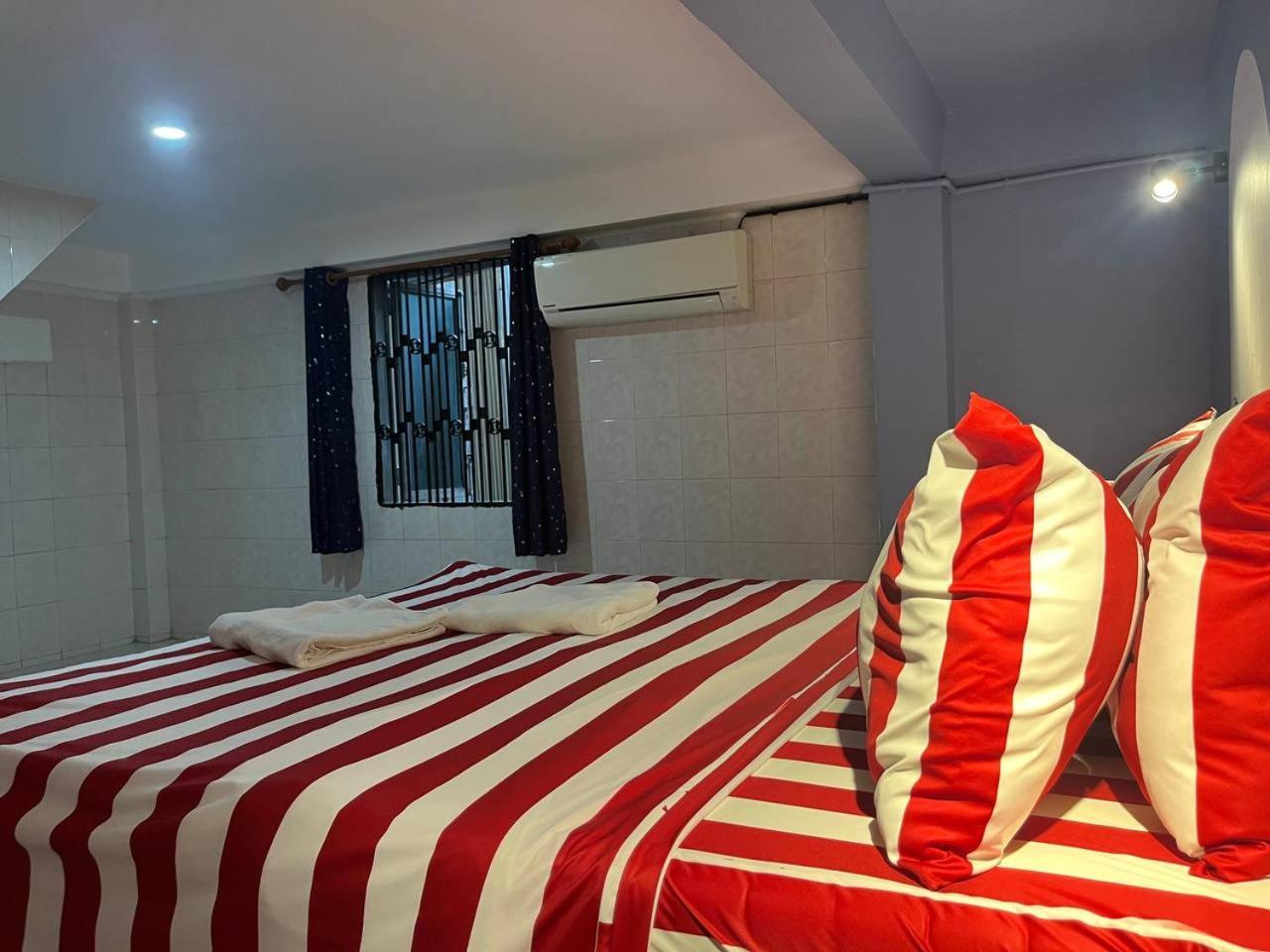 Por Chey Guesthouse باتامبانغ المظهر الخارجي الصورة