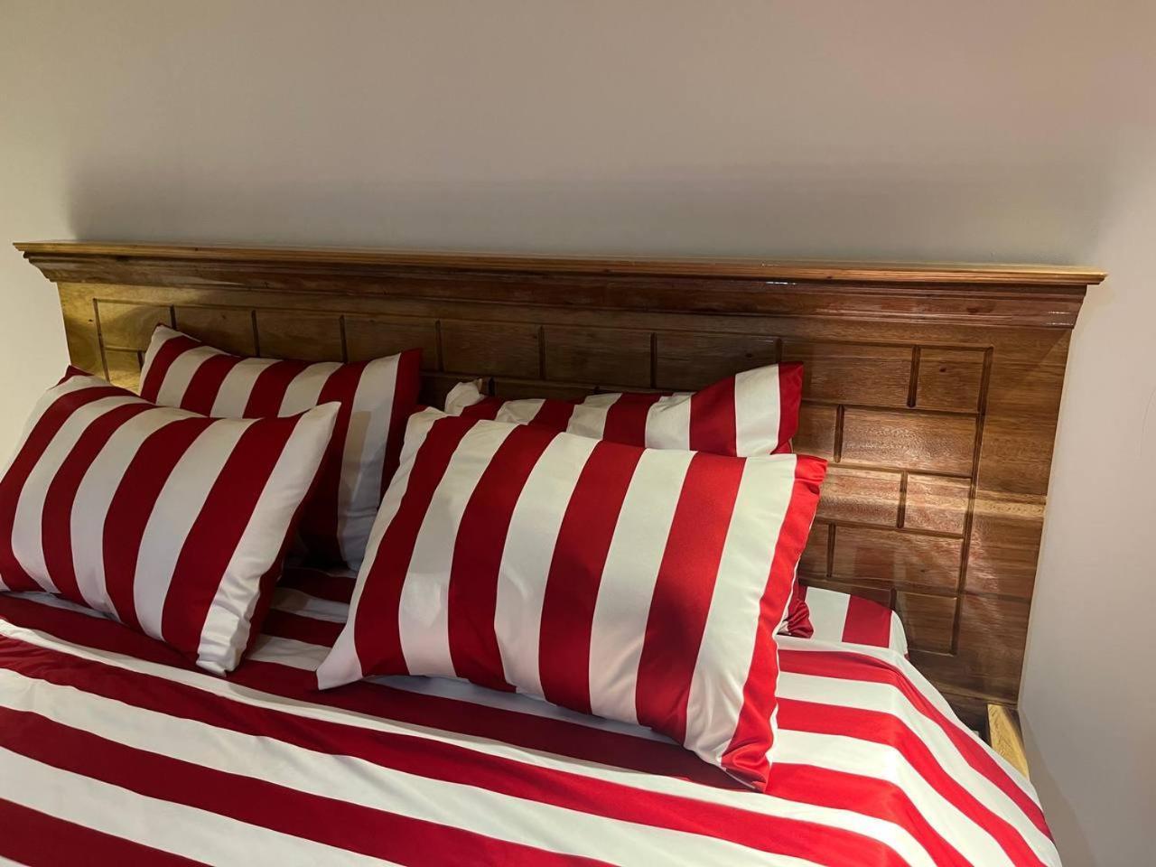 Por Chey Guesthouse باتامبانغ المظهر الخارجي الصورة