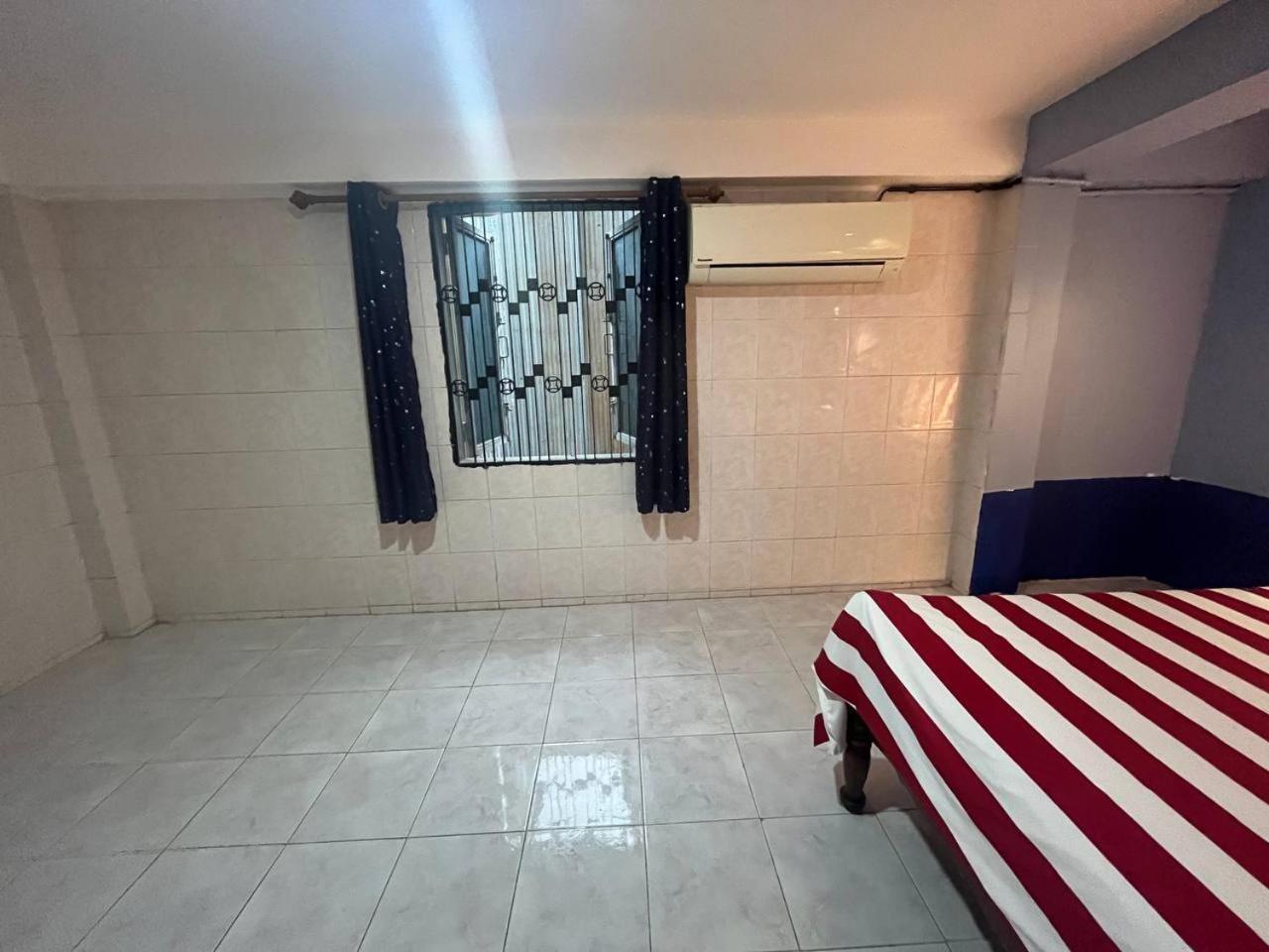 Por Chey Guesthouse باتامبانغ المظهر الخارجي الصورة
