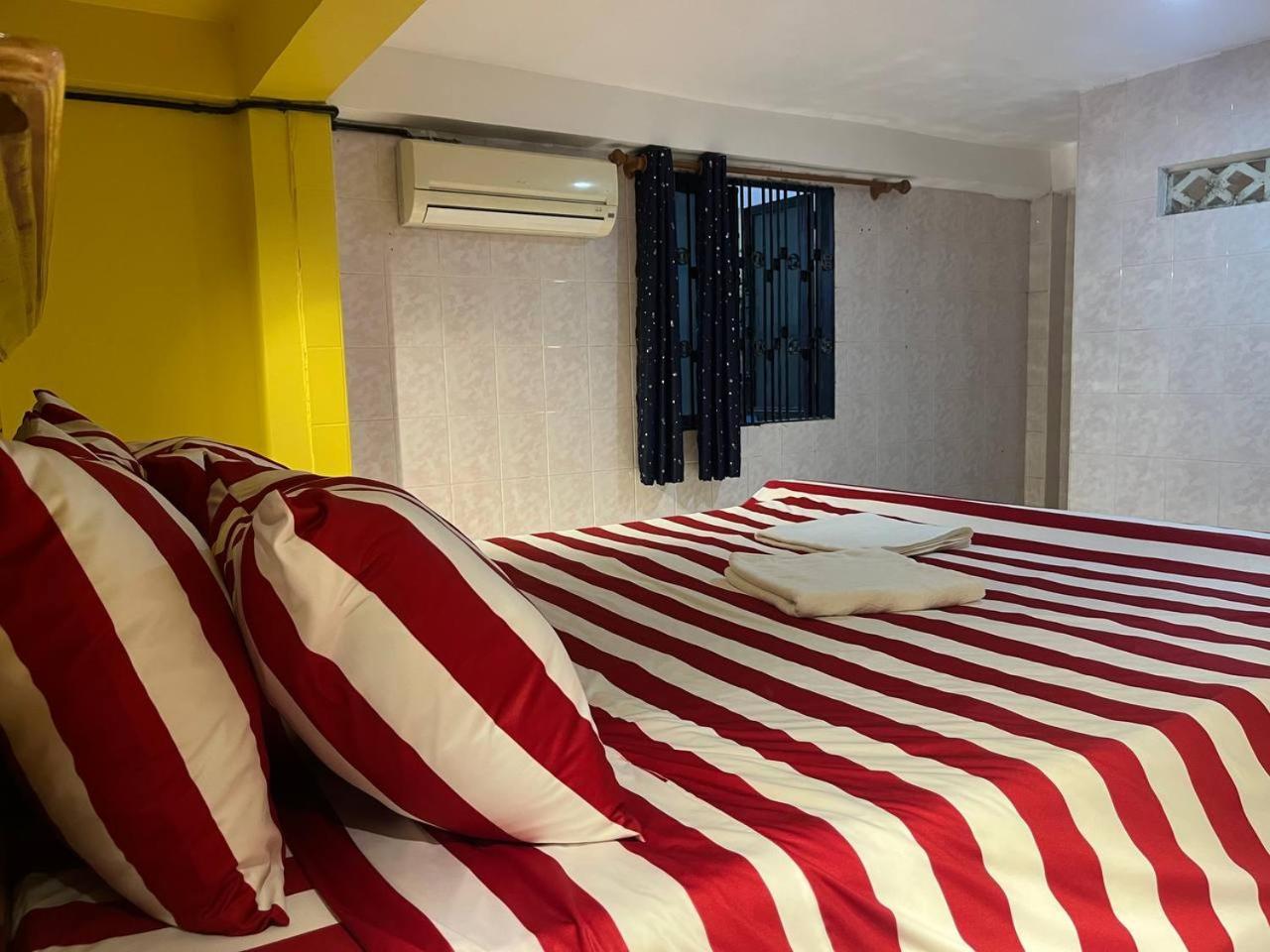Por Chey Guesthouse باتامبانغ المظهر الخارجي الصورة