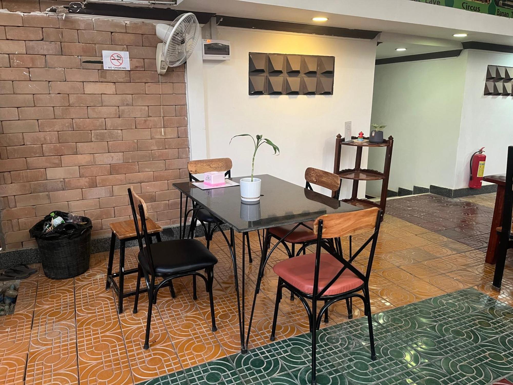 Por Chey Guesthouse باتامبانغ المظهر الخارجي الصورة