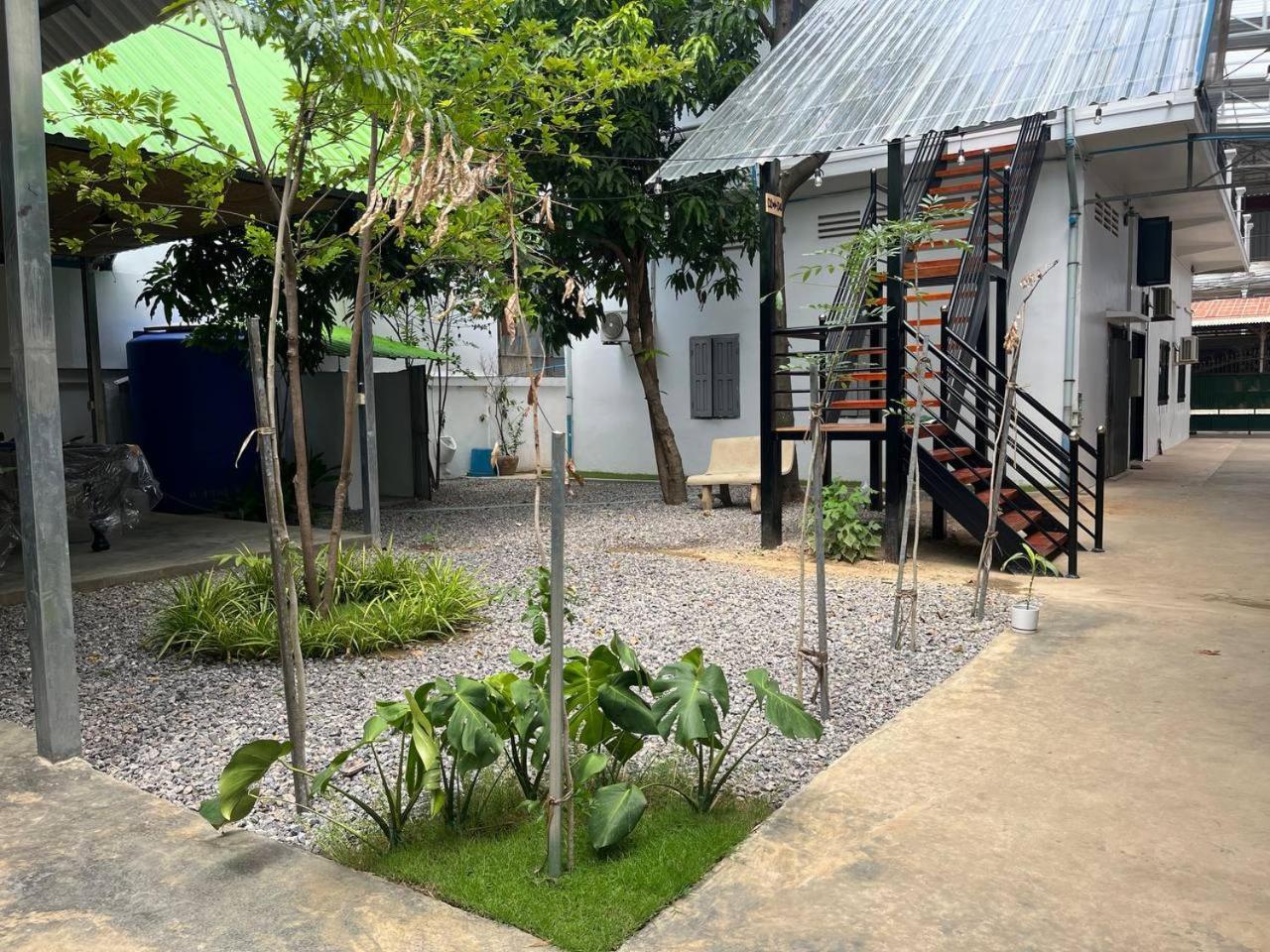 Por Chey Guesthouse باتامبانغ المظهر الخارجي الصورة
